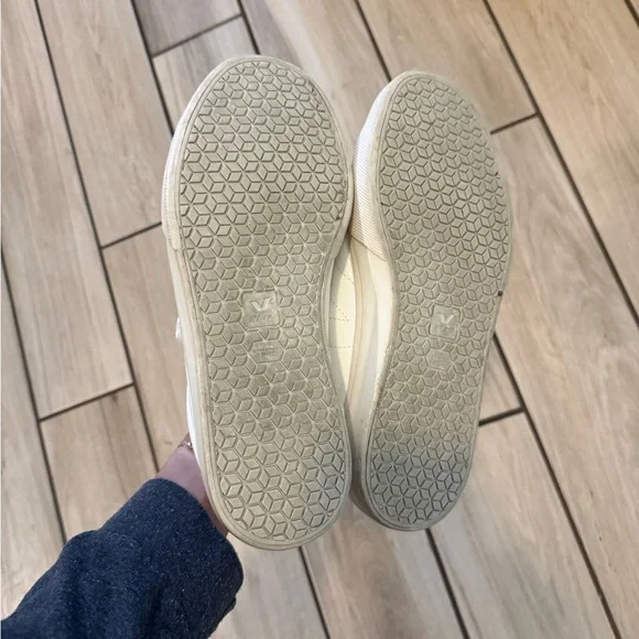 Veja RECIFE LEATHER Sneakers - Picture 12 of 12